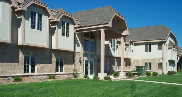 W175 N11081-163 Stonewood Drive: W175 N11081-163 Stonewood Drive, Germantown, WI, 53022